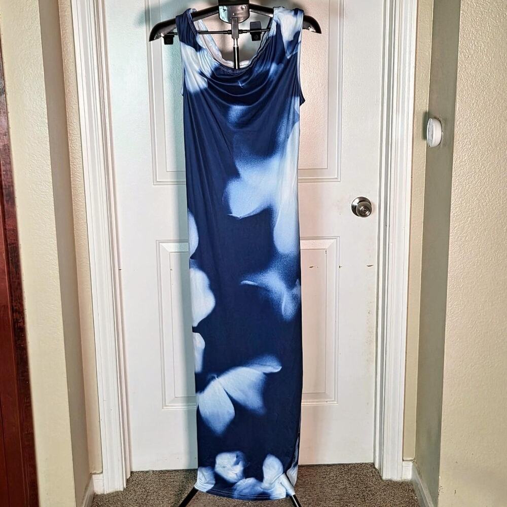 Shein curve blue and white